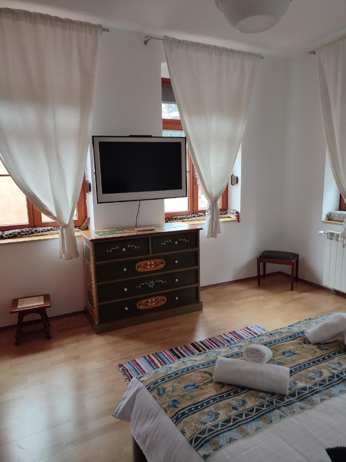 Retro House Mountain View Villa Brasov Bagian luar foto