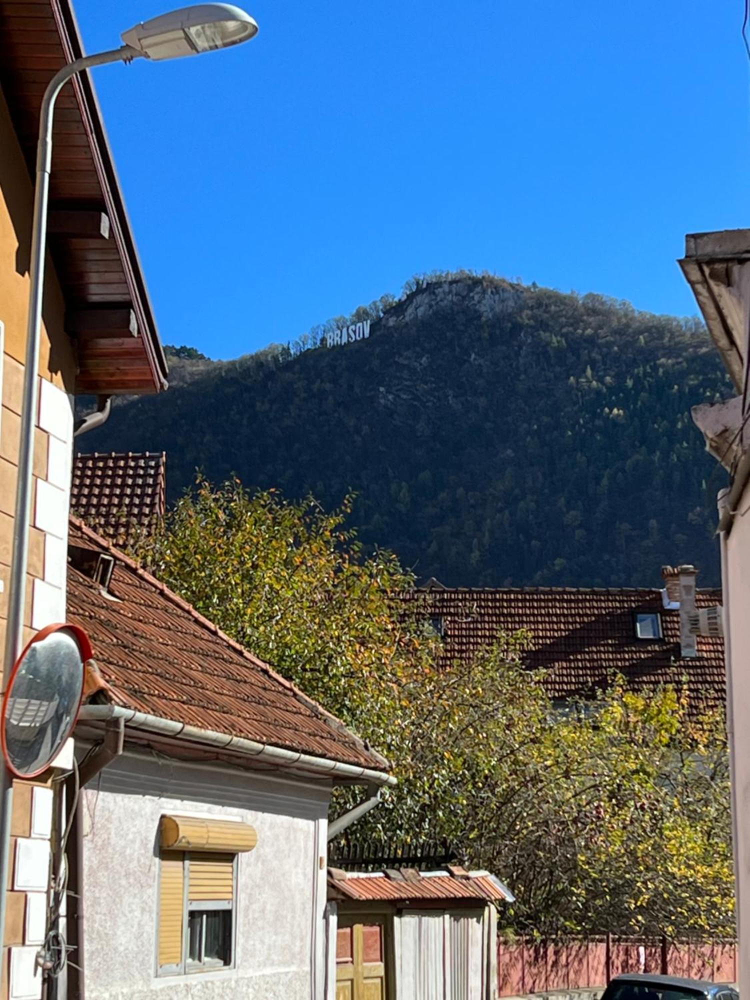 Retro House Mountain View Villa Brasov Bagian luar foto